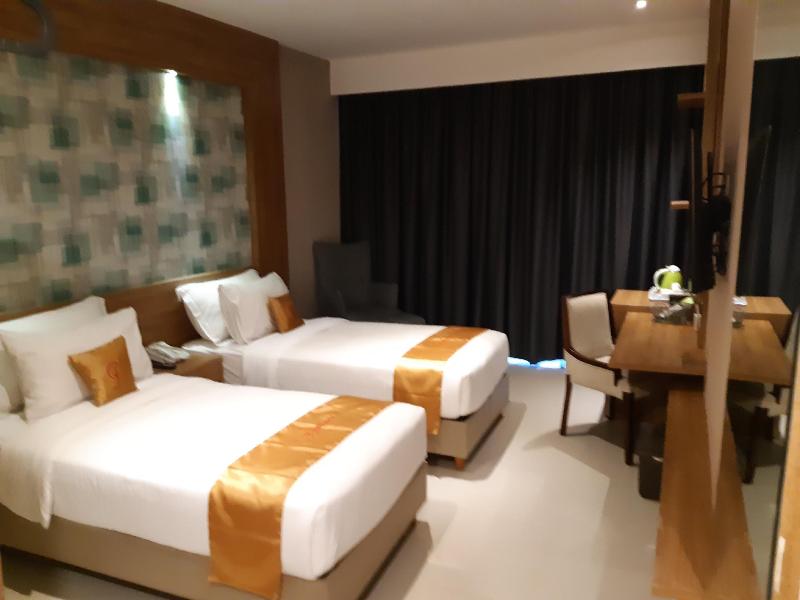 Triizz Hotel Semarang - Oda