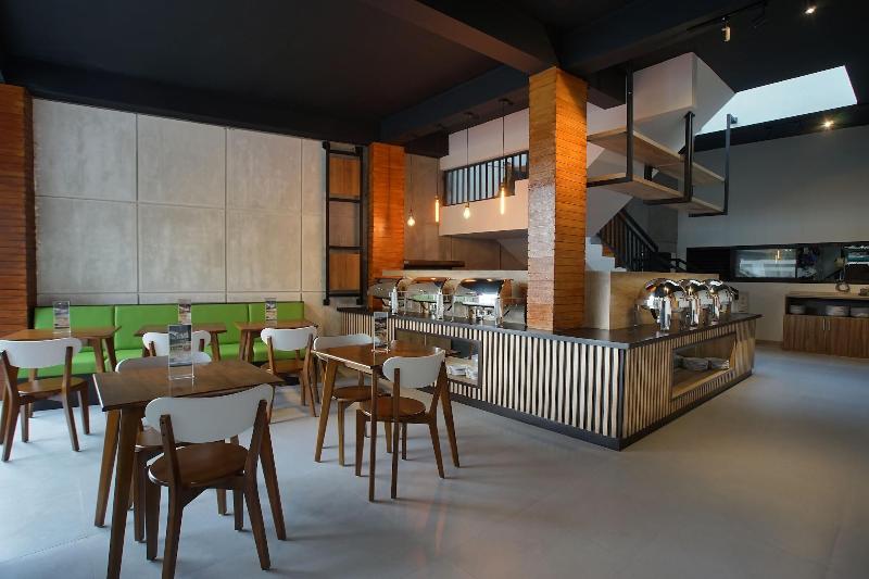 Triizz Hotel Semarang - Restoran