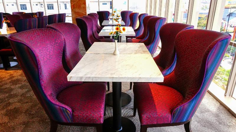 Louis Kienne Pandanaran - Restoran