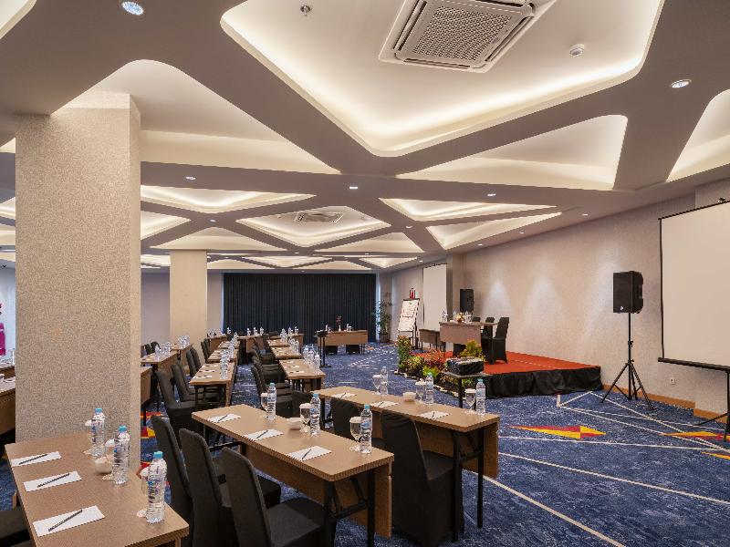 Luminor Hotel Sidoarjo - Toplantı