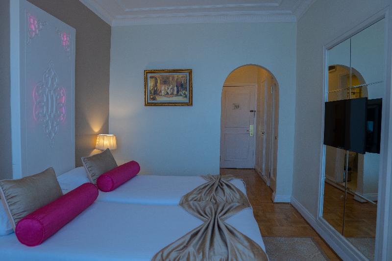 Avicenna Hotel - Oda