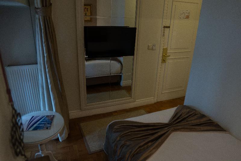 Avicenna Hotel - Oda