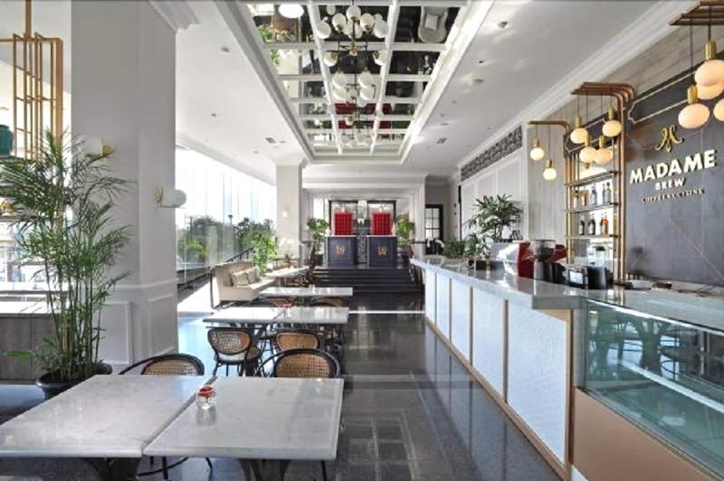 Brava Suites by Zia Surabaya - Bar