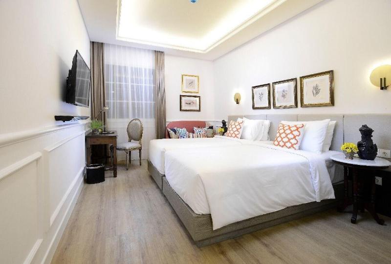 Brava Suites by Zia Surabaya - Oda