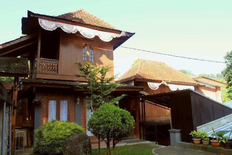Bantal Guling Villa Lembang - Genel