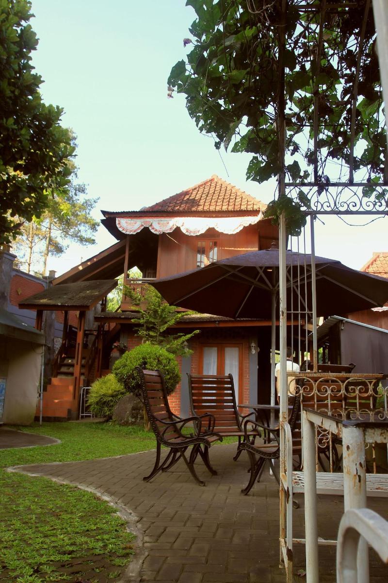 Bantal Guling Villa Lembang - Genel