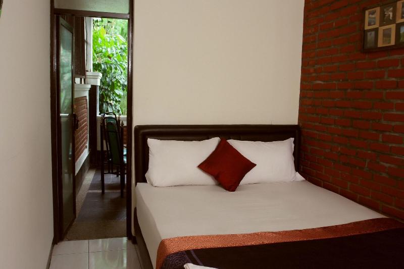 Bantal Guling Villa Lembang - Oda