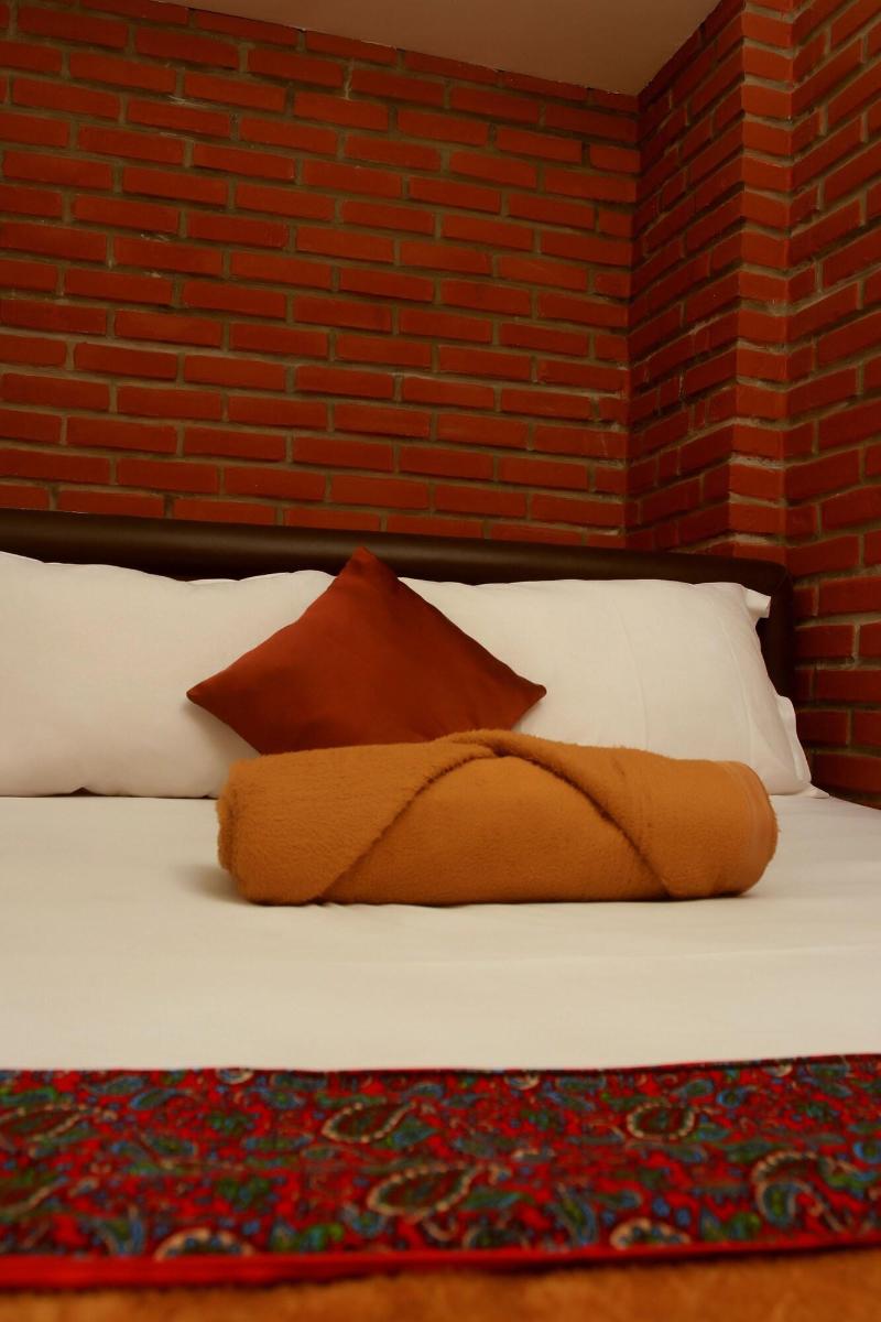 Bantal Guling Villa Lembang - Oda