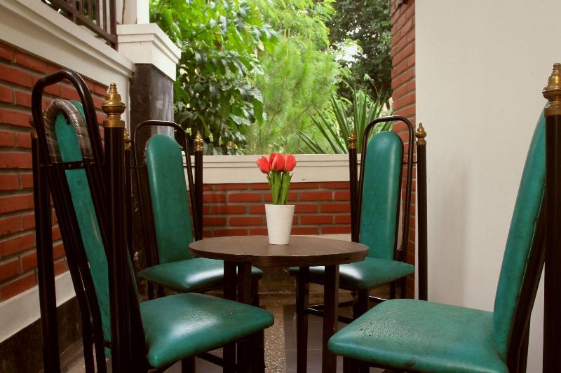 Bantal Guling Villa Lembang - Oda