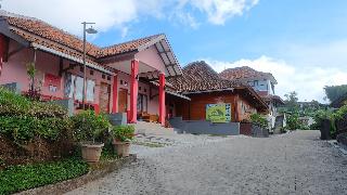 Lembur Incu Syariah Villa by ZUZU otel fotoğrafı