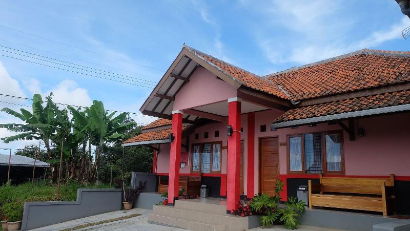 Lembur Incu Syariah Villa by ZUZU - Genel