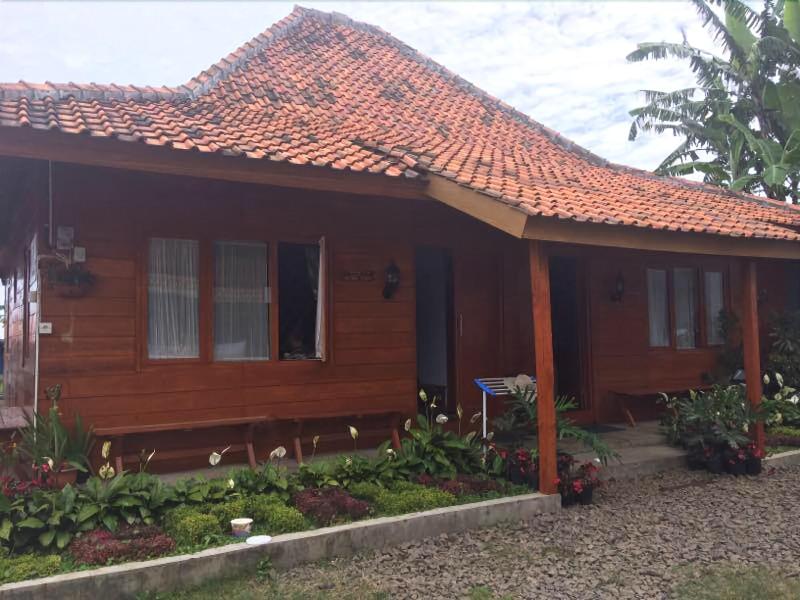 Lembur Incu Syariah Villa by ZUZU - Genel