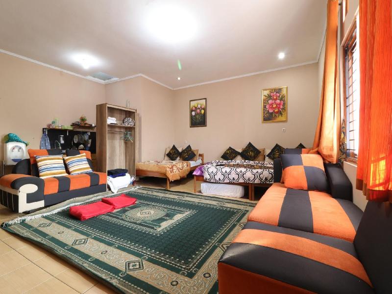 Lembur Incu Syariah Villa by ZUZU - Oda
