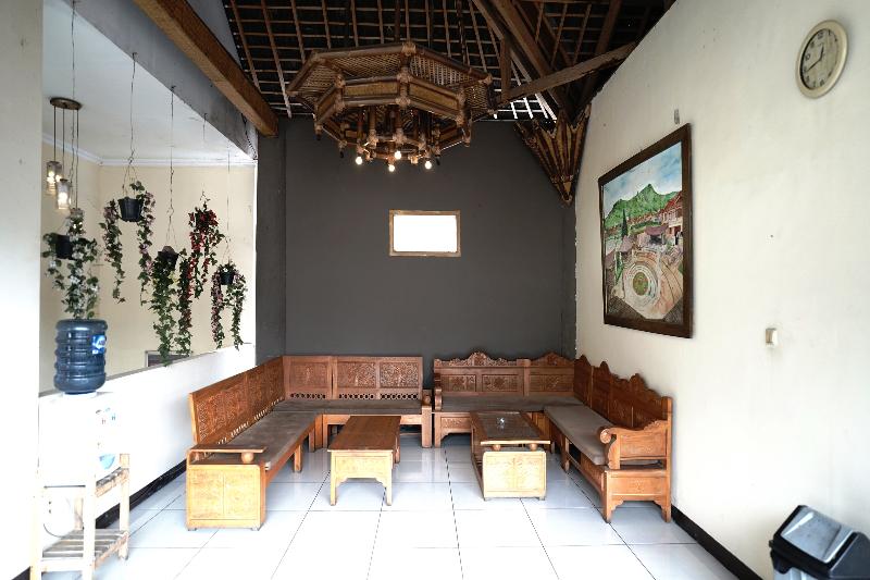 Saung Balibu Hotel - Lobi