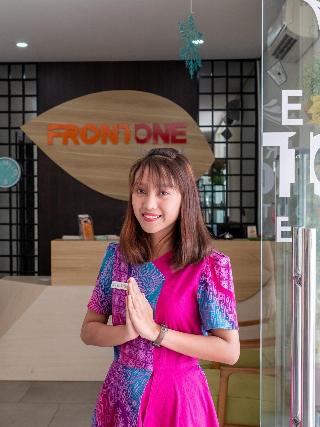 Three Eight Front One Boutique Batu fotoÄŸrafÄ±