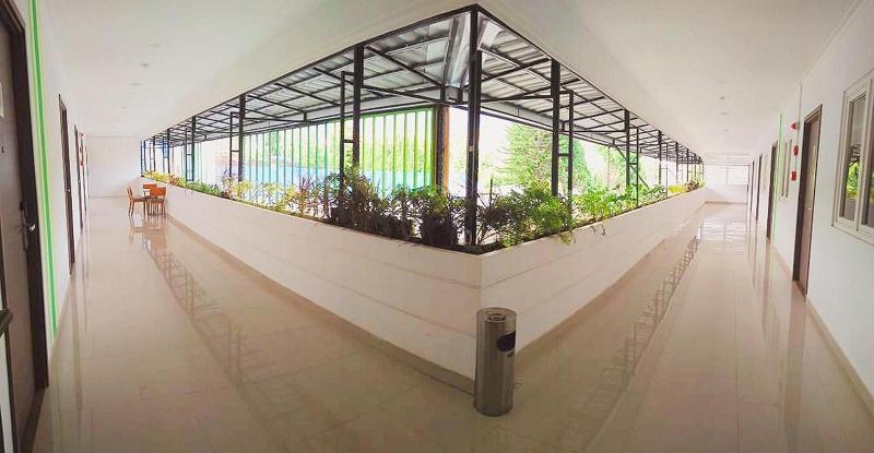 Three Eight Front One Boutique Batu - Lobi