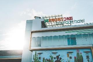 Three Eight Front One Boutique Batu fotoÄŸrafÄ±