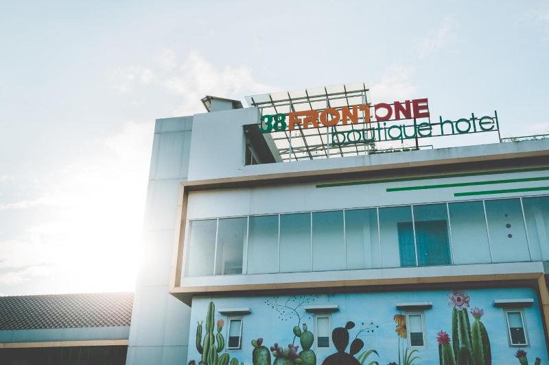 Three Eight Front One Boutique Batu - Genel
