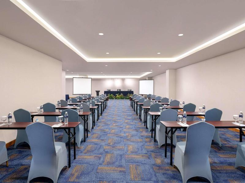 Golden Tulip Springhill Bandar Lampung - Toplantı