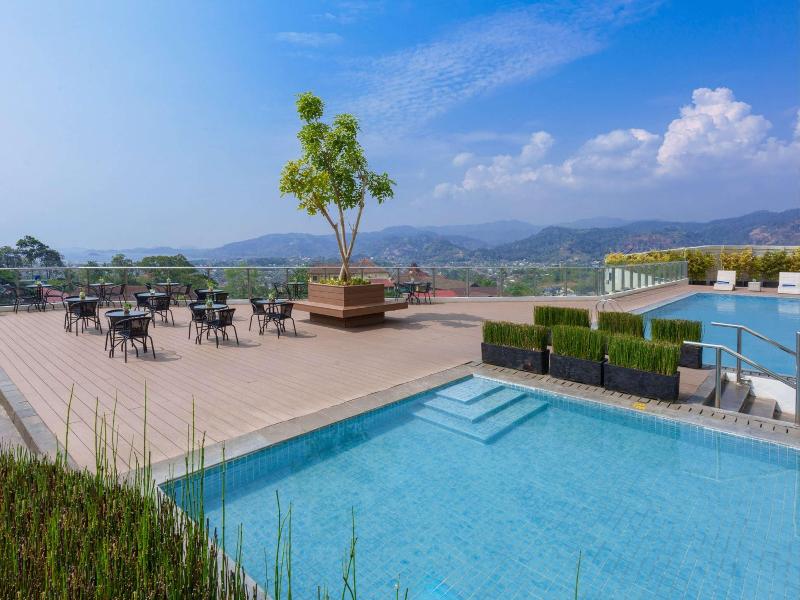 Golden Tulip Springhill Bandar Lampung - Havuz