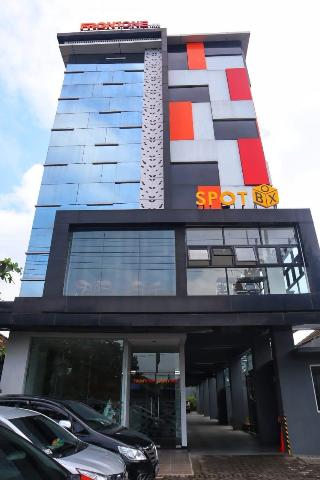 Front One Inn Kediri otel fotoğrafı