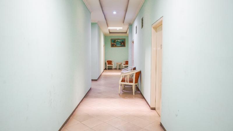 2085 Chrysanta Hotel - Lobi