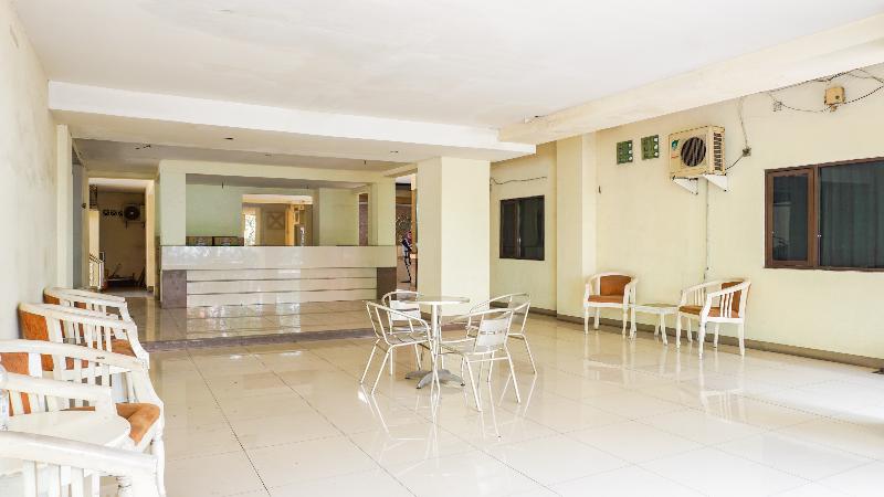 2085 Chrysanta Hotel - Lobi