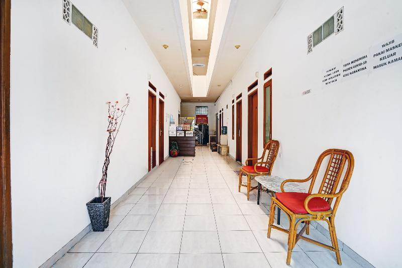 Oyo 1932 Srimahi Residence - Lobi