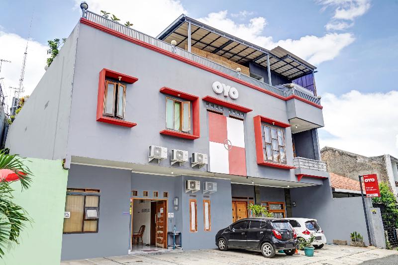 Oyo 1932 Srimahi Residence - Genel
