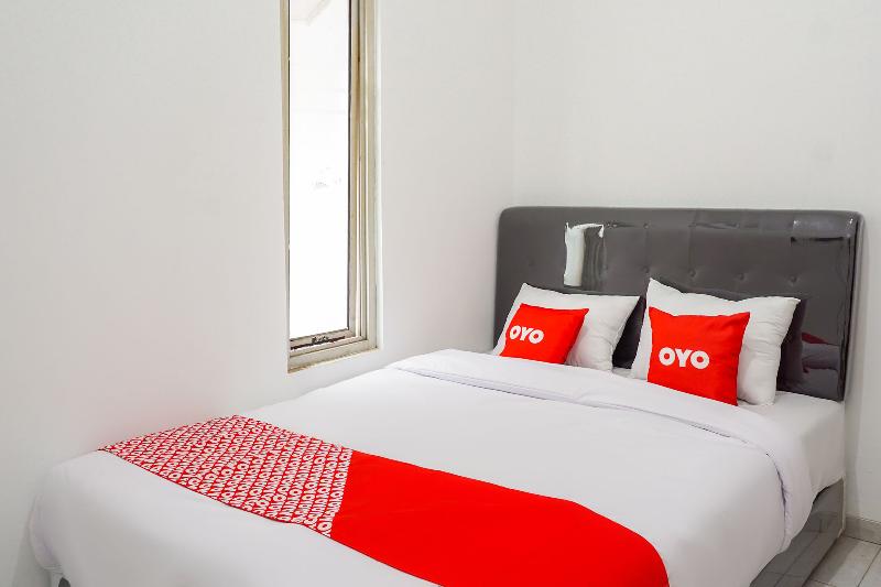 Oyo 1932 Srimahi Residence - Oda