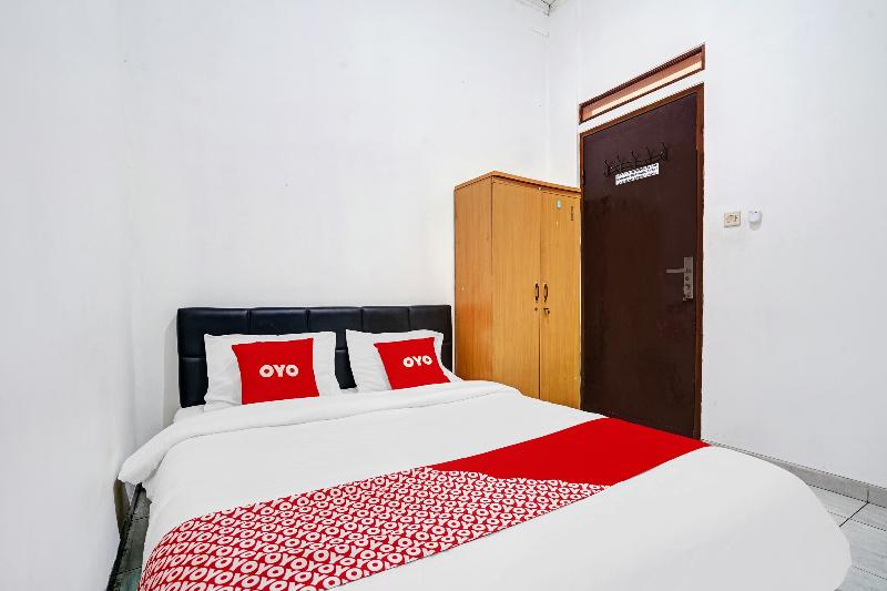 Oyo 1932 Srimahi Residence - Oda