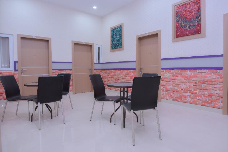 Oyo 2018 Ring Road Guest House Syariah - Lobi