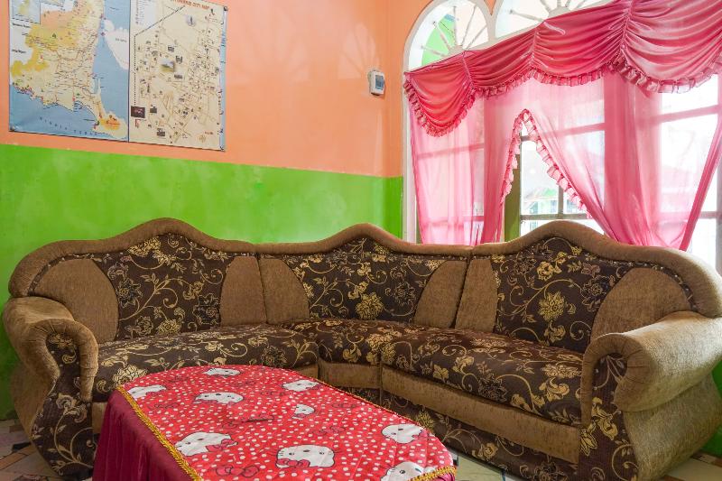 Spot On 1762 Gandrung Payungan Family Inn - Lobi