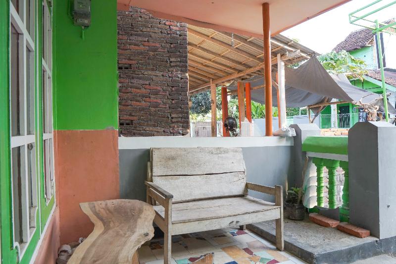 Spot On 1762 Gandrung Payungan Family Inn - Lobi