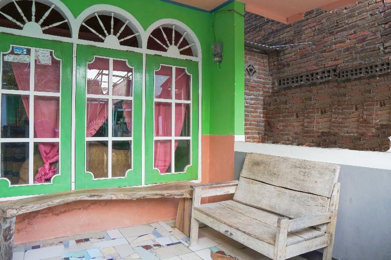 Spot On 1762 Gandrung Payungan Family Inn - Lobi