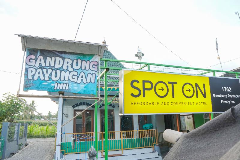Spot On 1762 Gandrung Payungan Family Inn - Genel