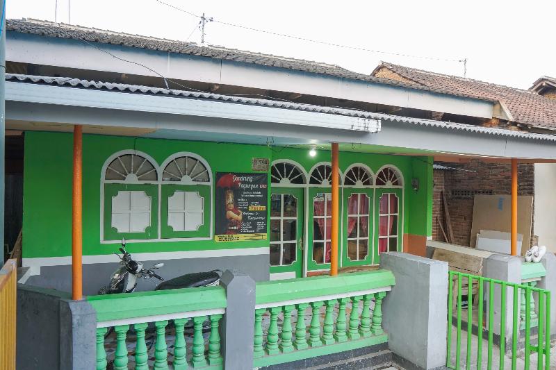Spot On 1762 Gandrung Payungan Family Inn - Genel