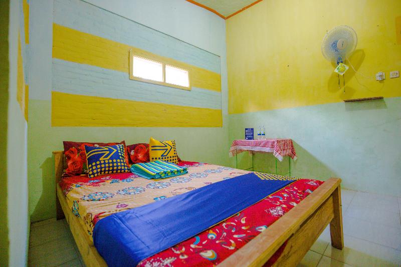 Spot On 1762 Gandrung Payungan Family Inn - Oda