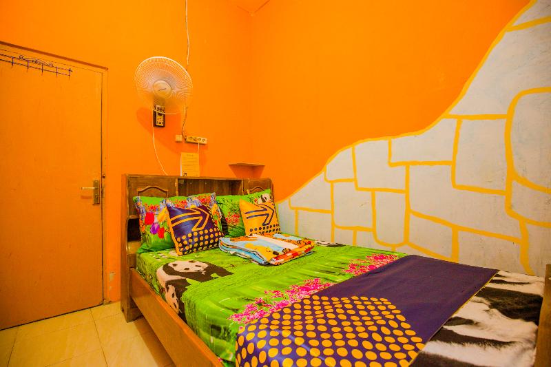 Spot On 1762 Gandrung Payungan Family Inn - Oda