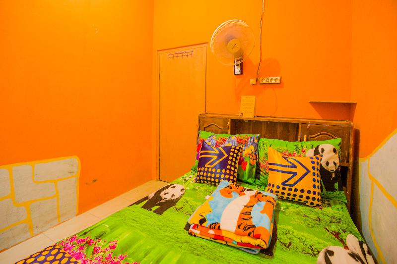 Spot On 1762 Gandrung Payungan Family Inn - Oda