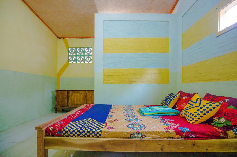 Spot On 1762 Gandrung Payungan Family Inn - Oda