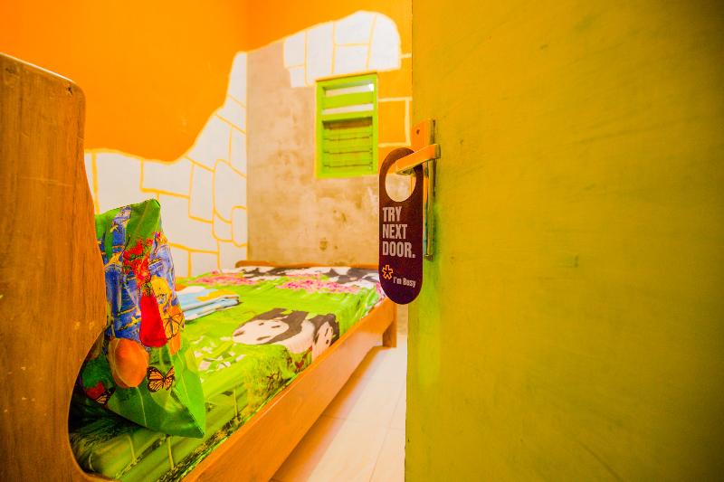 Spot On 1762 Gandrung Payungan Family Inn - Oda