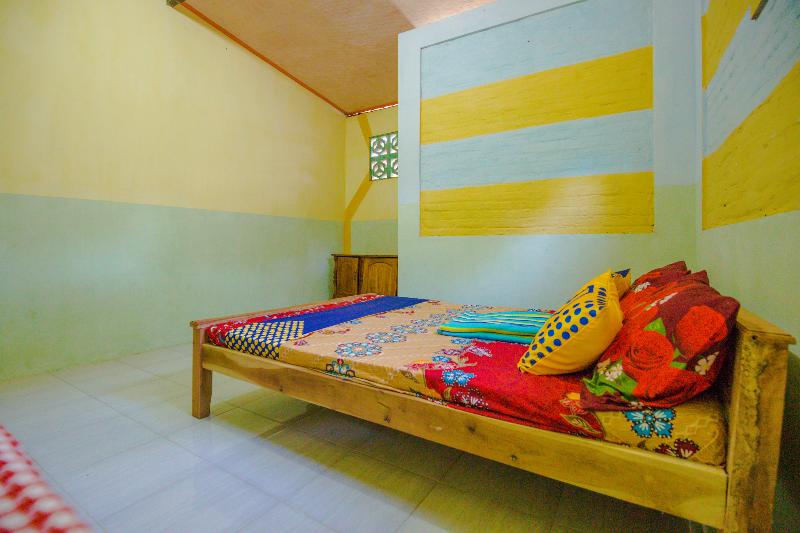 Spot On 1762 Gandrung Payungan Family Inn - Oda