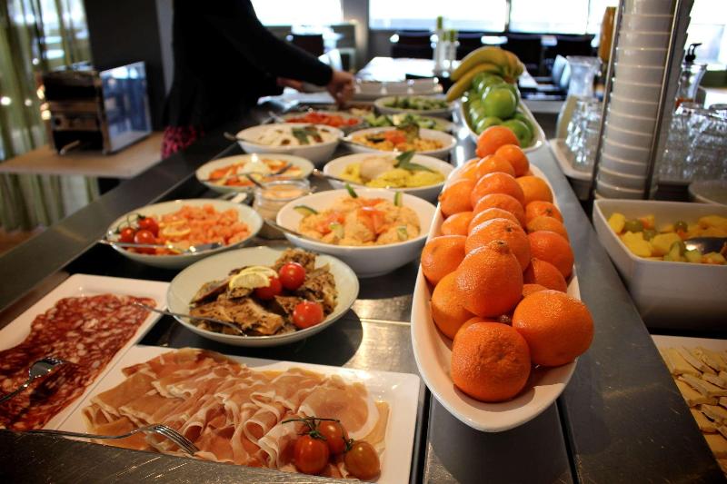 Best Western Plus Rotterdam Airport Hotel - Restoran