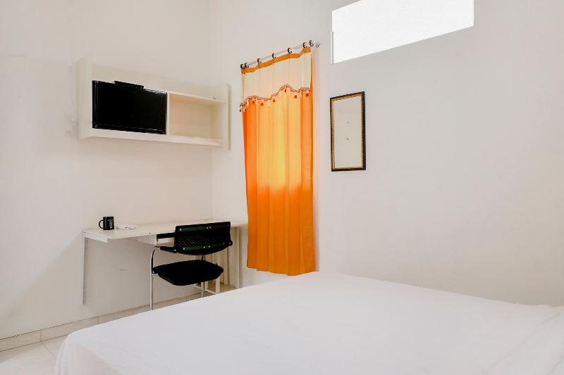Oyo Life 2760 Kost Simpang Borobudur 47 - Oda