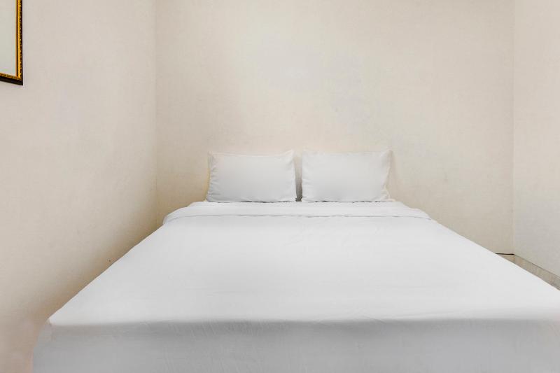Oyo Life 2760 Kost Simpang Borobudur 47 - Oda