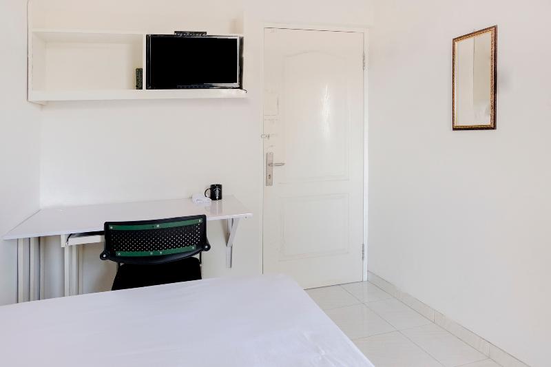 Oyo Life 2760 Kost Simpang Borobudur 47 - Oda