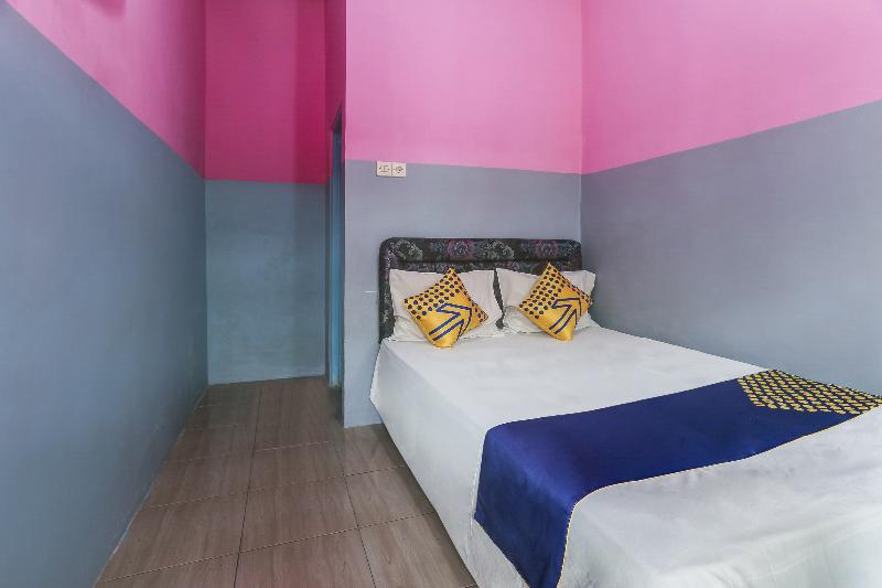 Ijen Traveller Homestay by ZUZU - Oda