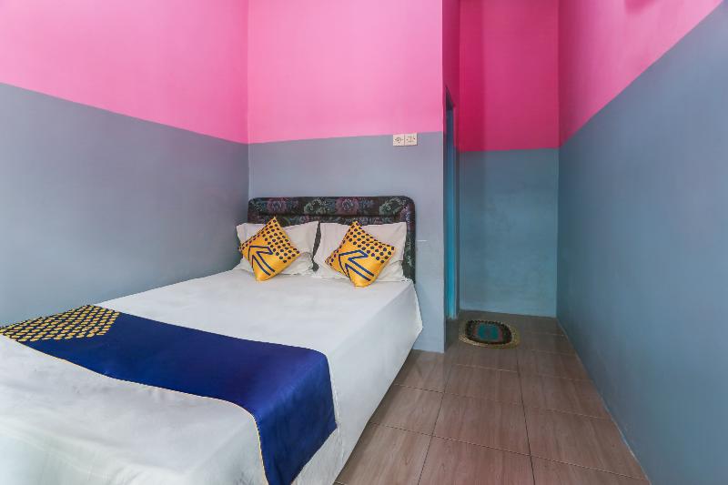 Ijen Traveller Homestay by ZUZU - Oda