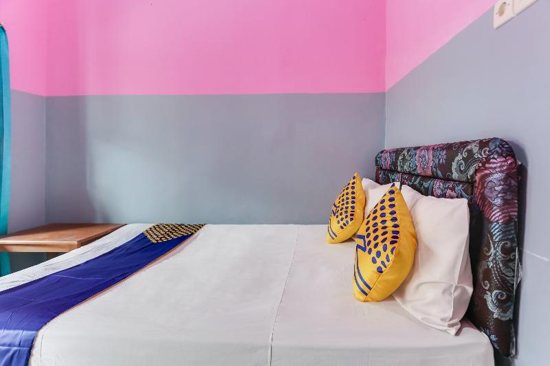 Ijen Traveller Homestay by ZUZU - Oda